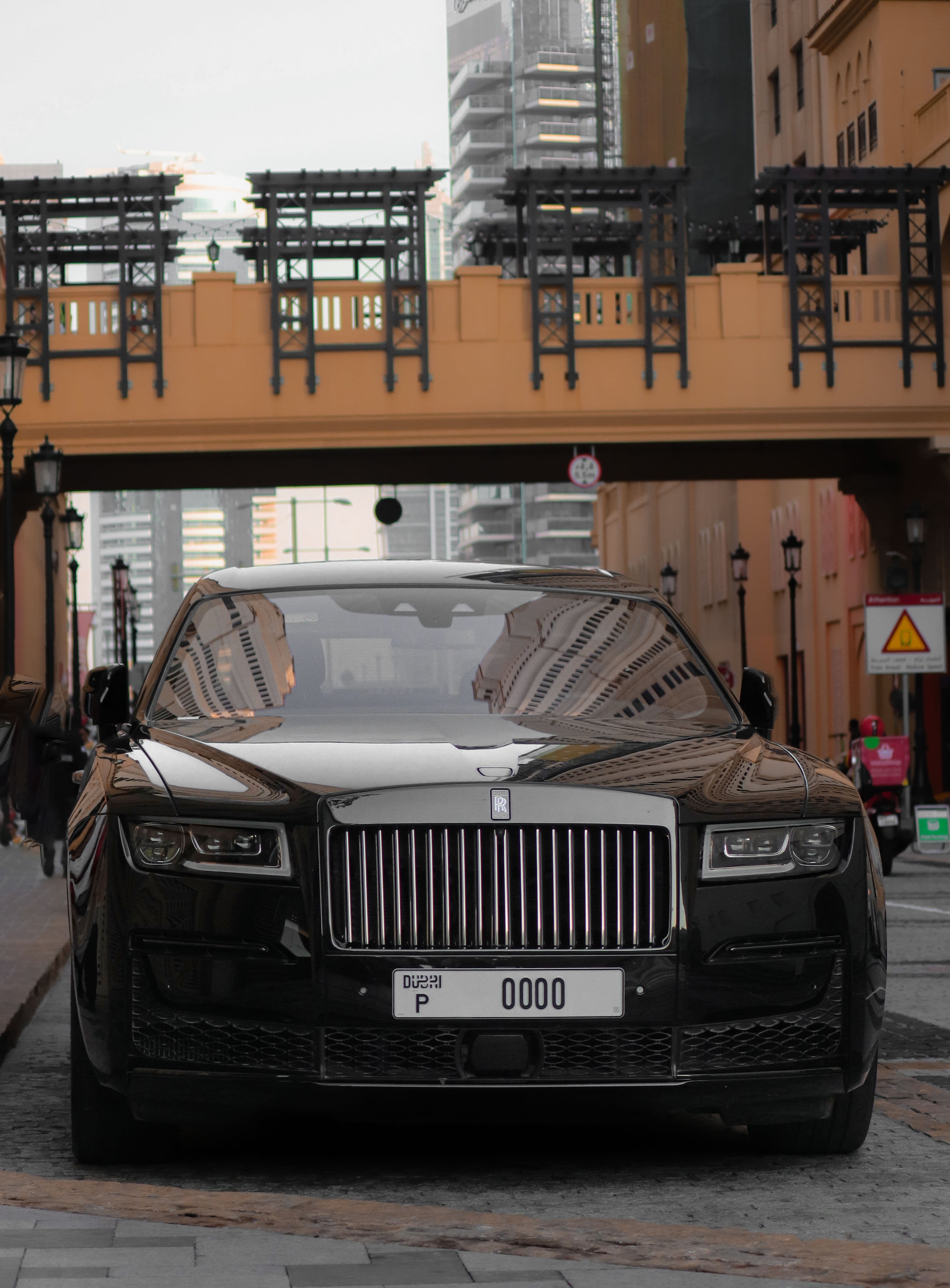 Luxury High-End Car Renting